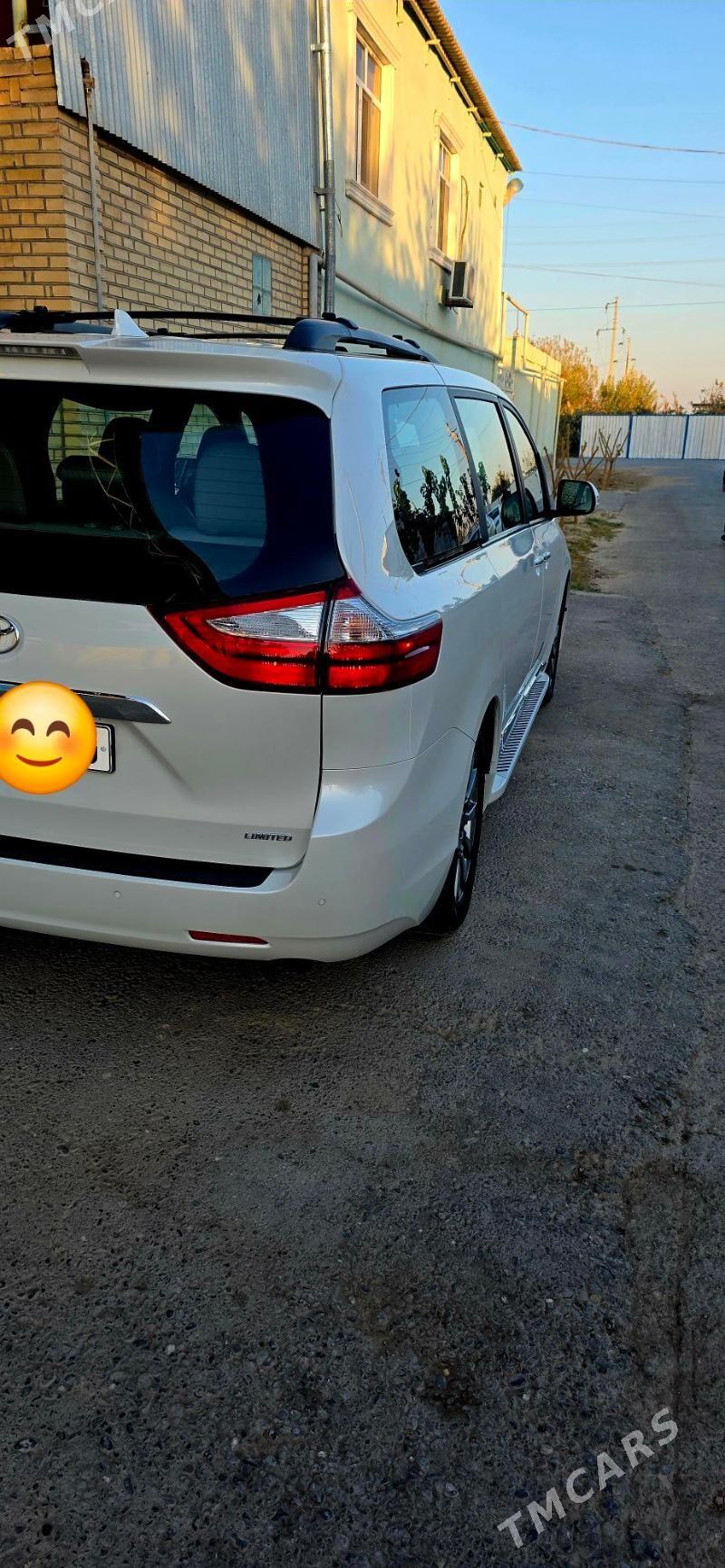 Toyota Sienna 2019 - 588 000 TMT - Бедев - img 5
