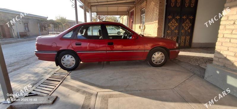 Opel Vectra 1993 - 55 000 TMT - Чарджоу - img 1