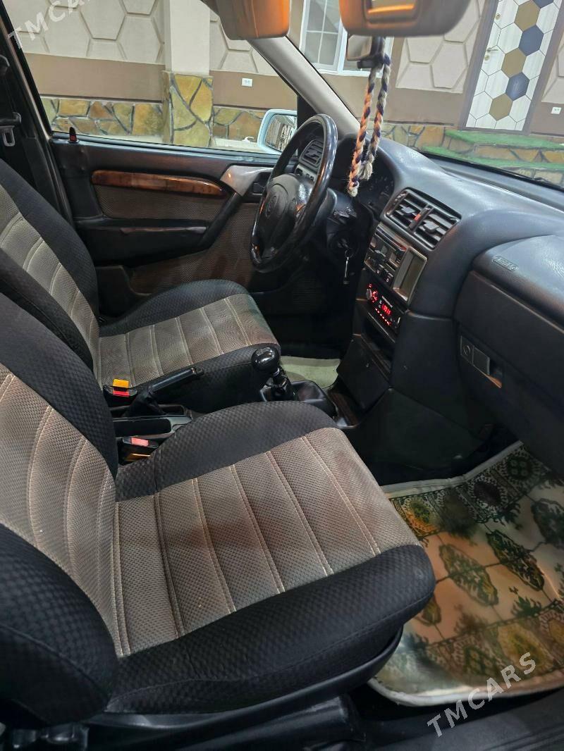 Opel Vectra 1994 - 50 000 TMT - Бахарден - img 4