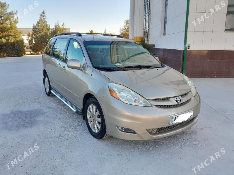 Toyota Sienna 2009 - 245 000 TMT - Гёкдепе - img 1