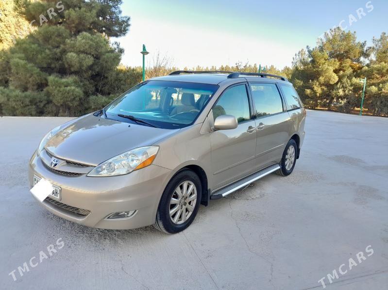 Toyota Sienna 2009 - 245 000 TMT - Гёкдепе - img 4