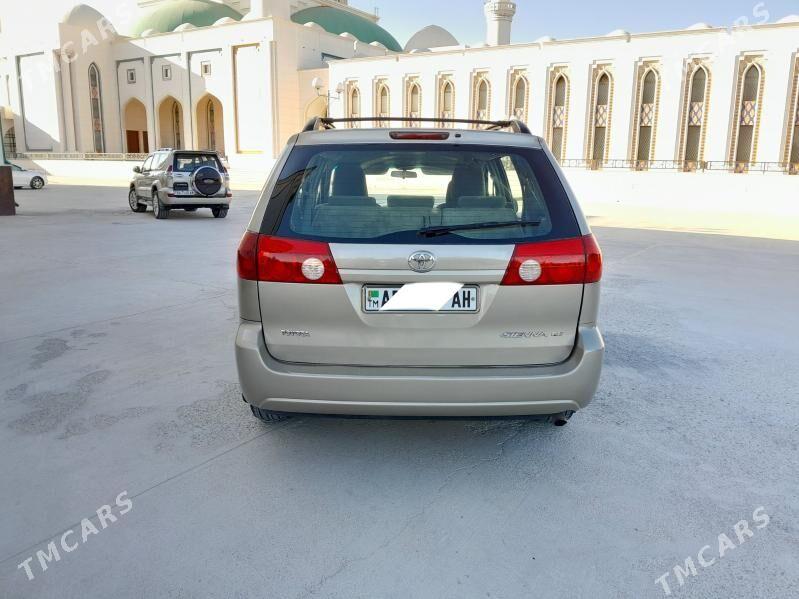 Toyota Sienna 2009 - 245 000 TMT - Гёкдепе - img 6