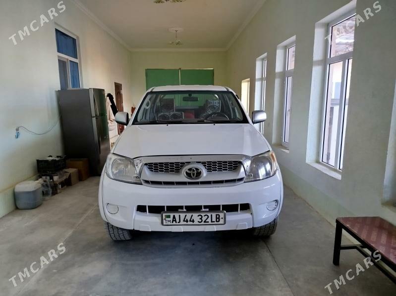 Toyota Hilux 2007 - 270 000 TMT - Сейди - img 2