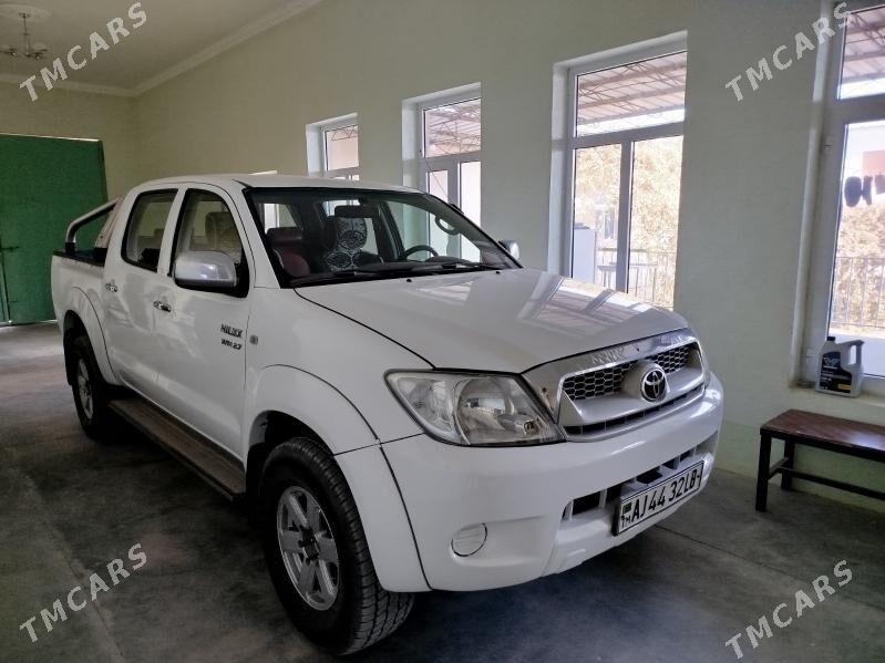Toyota Hilux 2007 - 270 000 TMT - Сейди - img 1