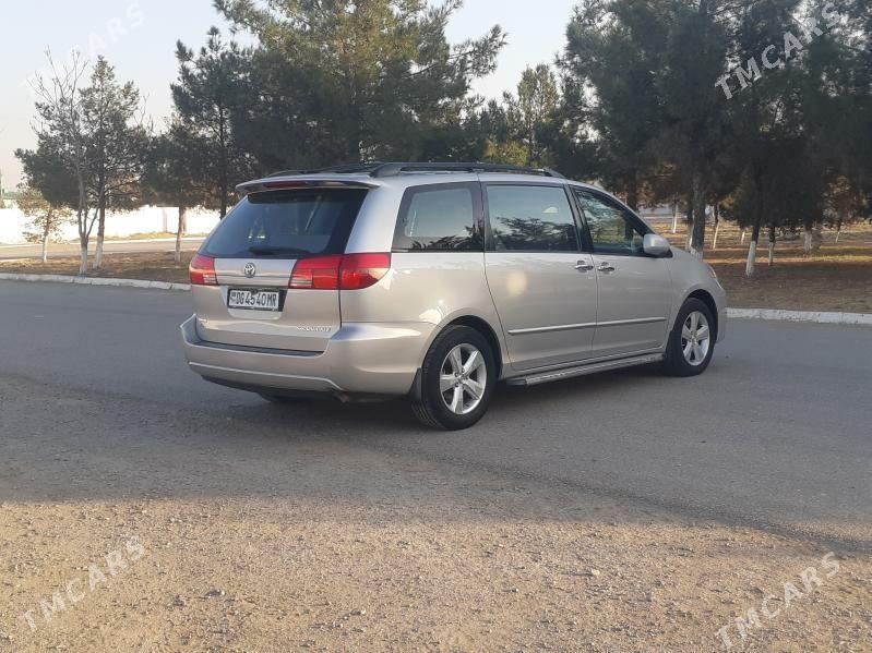 Toyota Sienna 2004 - 245 000 TMT - Мары - img 1