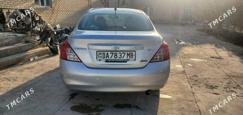 Nissan Versa 2012 - 130 000 TMT - Мары - img 3