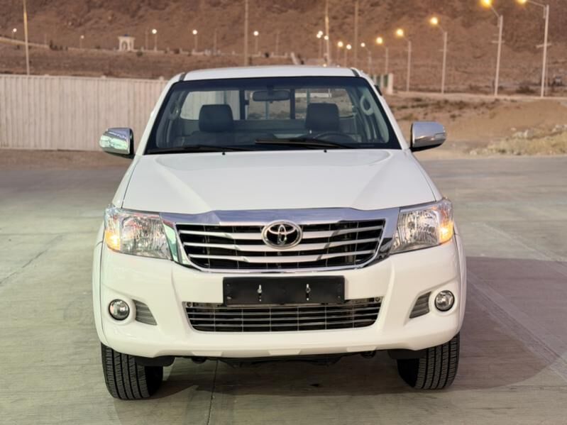 Toyota Hilux 2014 - 310 000 TMT - Балканабат - img 2