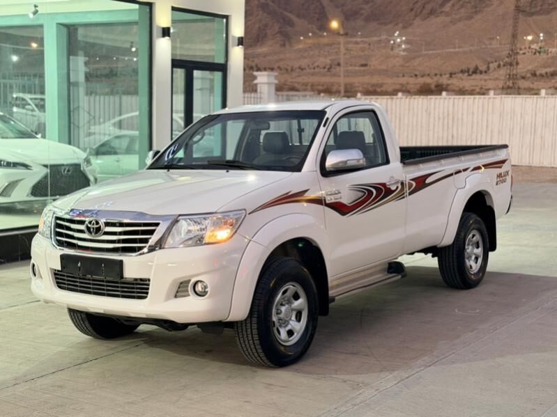 Toyota Hilux 2014 - 310 000 TMT - Балканабат - img 1