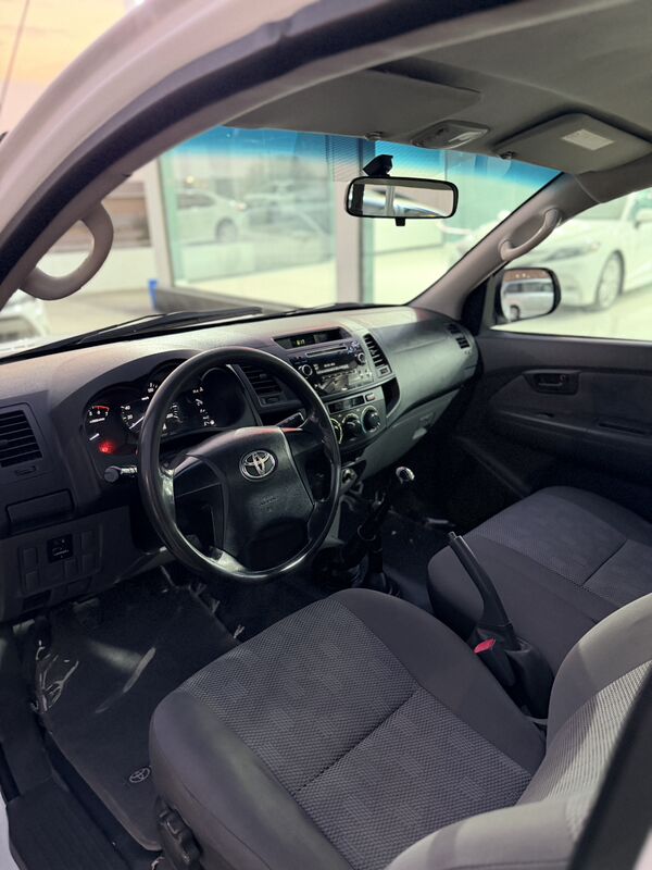 Toyota Hilux 2014 - 310 000 TMT - Балканабат - img 6