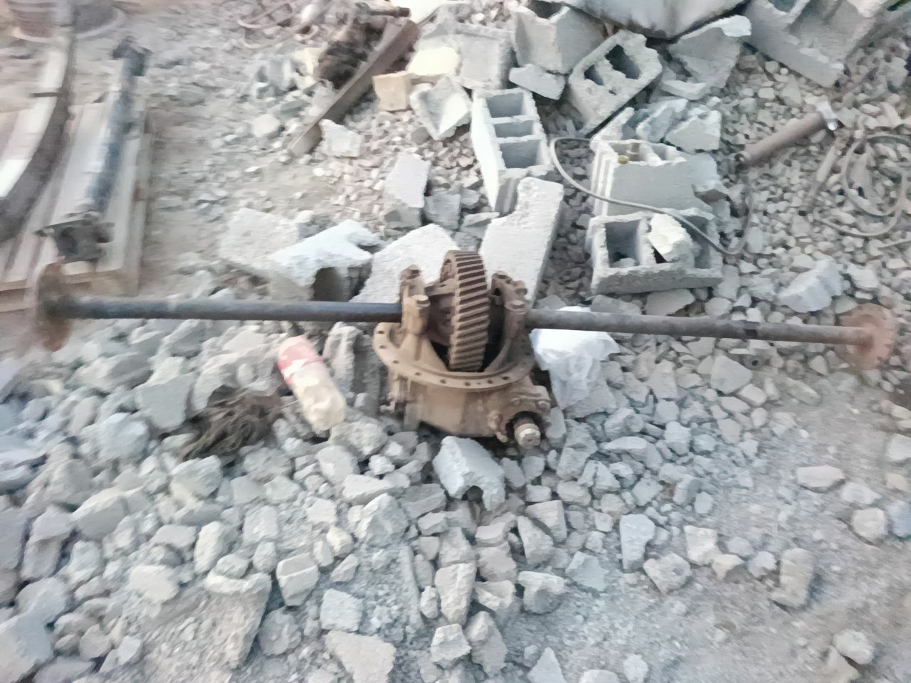 palawos 5 000 TMT - Гурбансолтан Едже - img 2