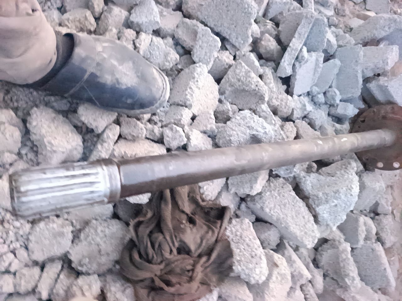 palawos 5 000 TMT - Гурбансолтан Едже - img 4