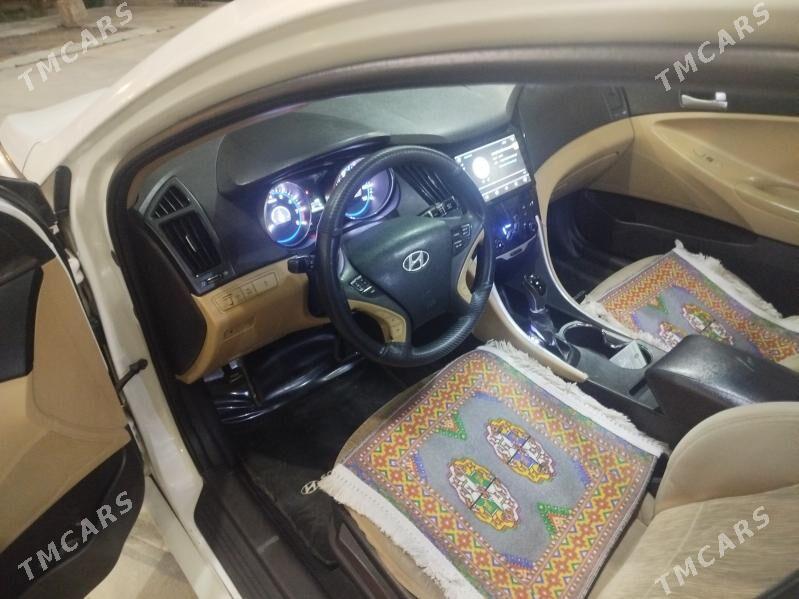 Hyundai Sonata 2011 - 138 000 TMT - Мары - img 1