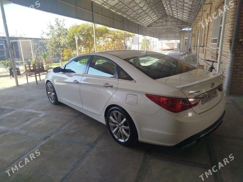 Hyundai Sonata 2011 - 138 000 TMT - Мары - img 6