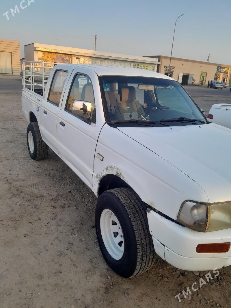 Toyota Fortuner 2005 - 80 000 TMT - Сакарчага - img 2