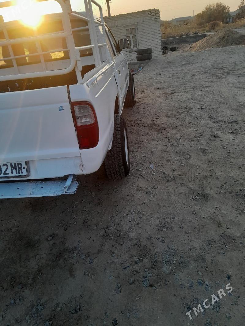 Toyota Fortuner 2005 - 80 000 TMT - Сакарчага - img 6