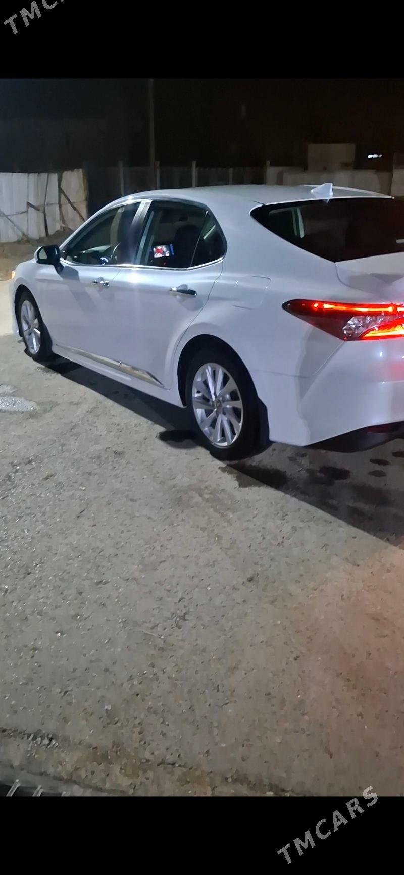 Toyota Camry 2021 - 290 000 TMT - Байрамали - img 8