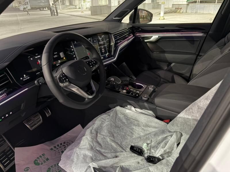 Volkswagen Touareg 2025 - 1 960 000 TMT - Ашхабад - img 10