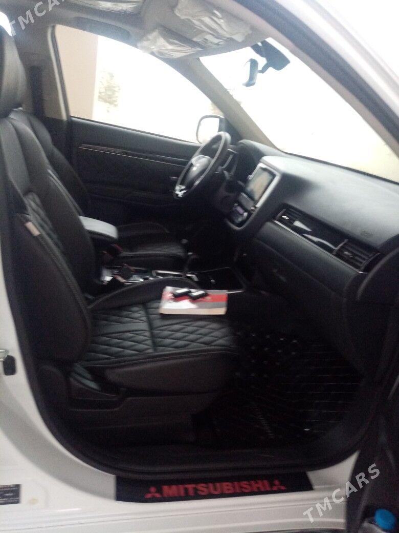 Mitsubishi Outlander 2023 - 310 000 TMT - Балканабат - img 9