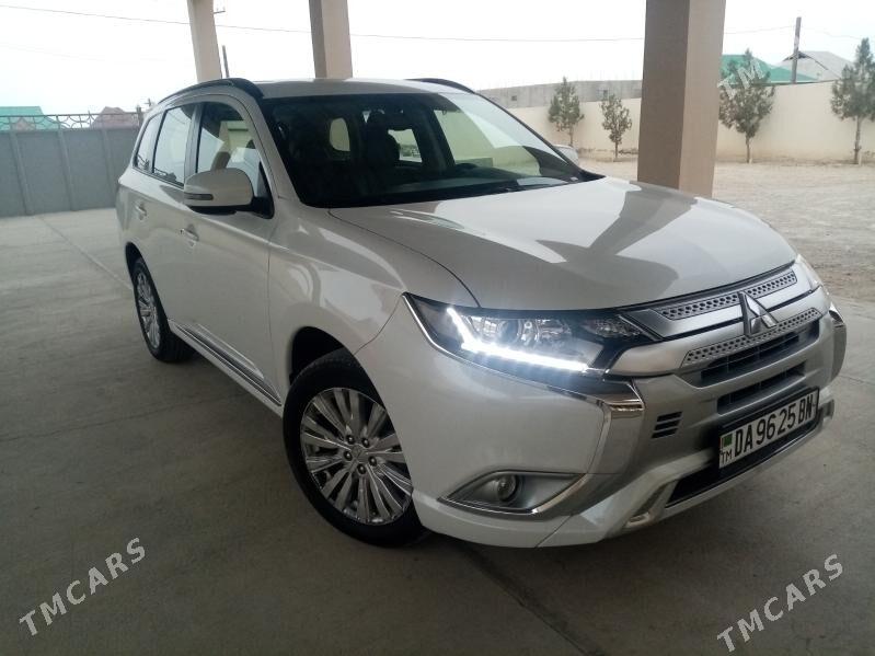 Mitsubishi Outlander 2023 - 310 000 TMT - Балканабат - img 1