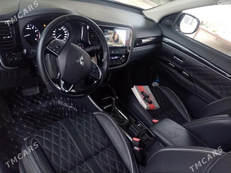 Mitsubishi Outlander 2023 - 310 000 TMT - Балканабат - img 8