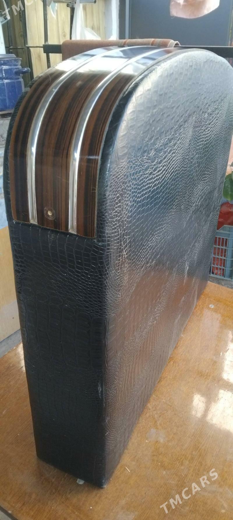 подлокотникиот дивана - Туркменбаши - img 1