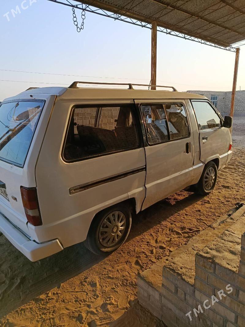 Toyota Town Ace 1990 - 70 000 TMT - Мары - img 4