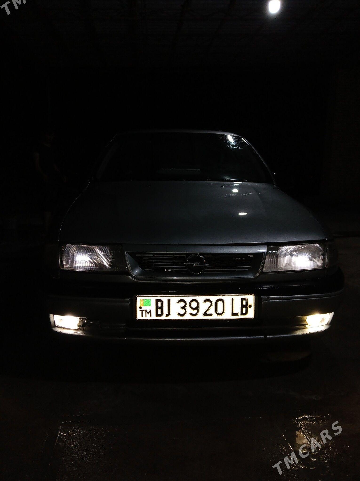 Opel Vectra 1993 - 50 000 TMT - Saýat - img 1