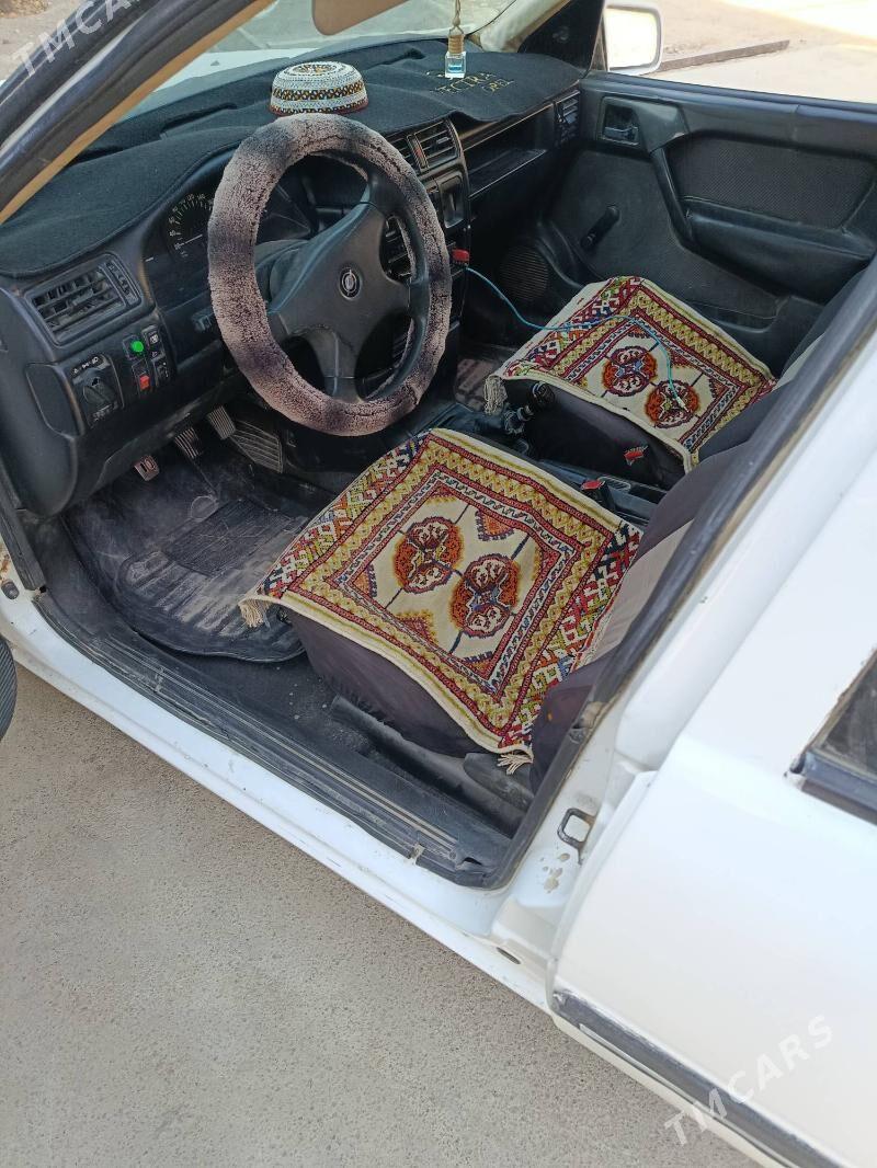 Opel Vectra 1990 - 31 000 TMT - Bäherden - img 4