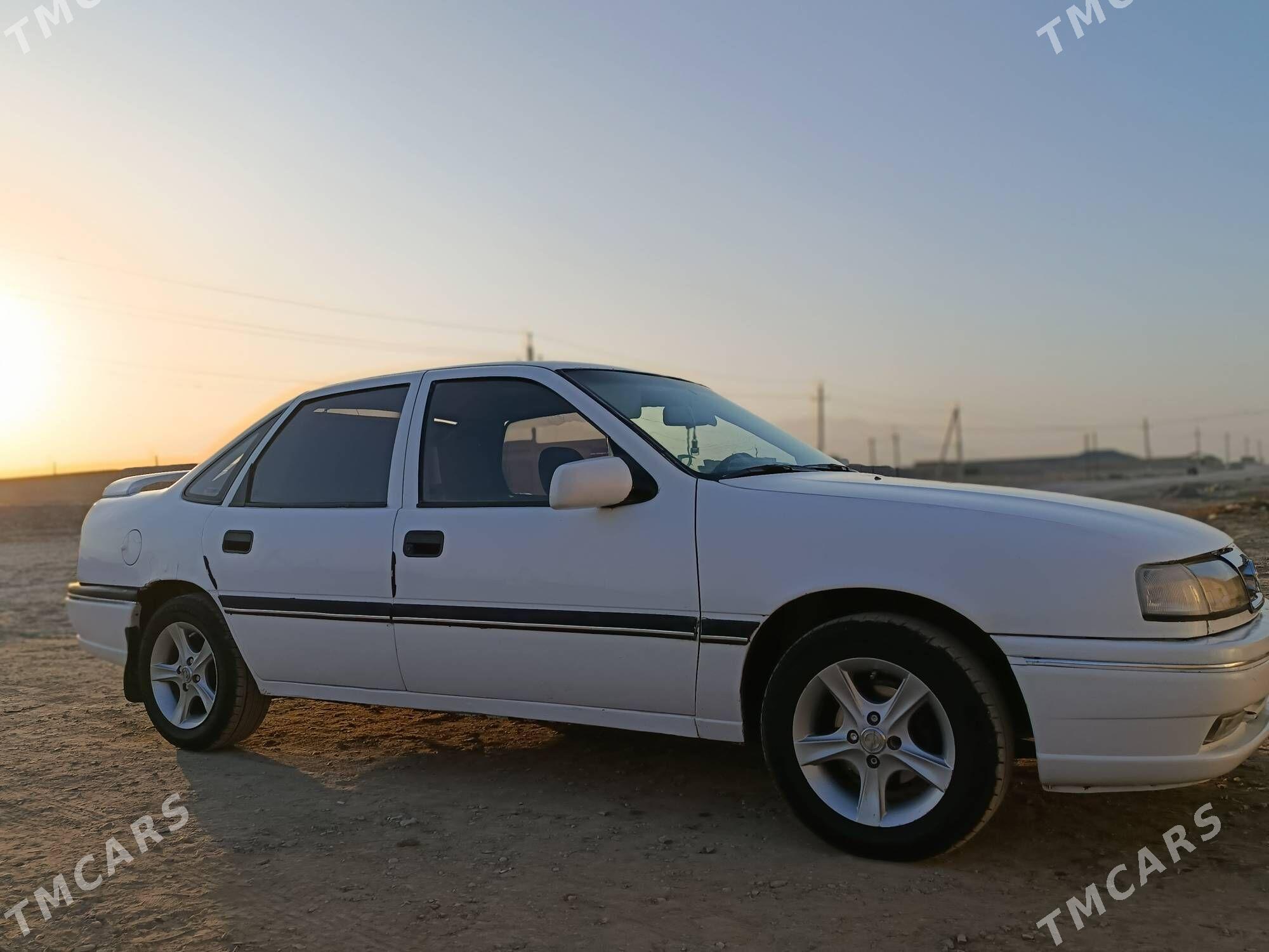 Opel Vectra 1990 - 31 000 TMT - Bäherden - img 3