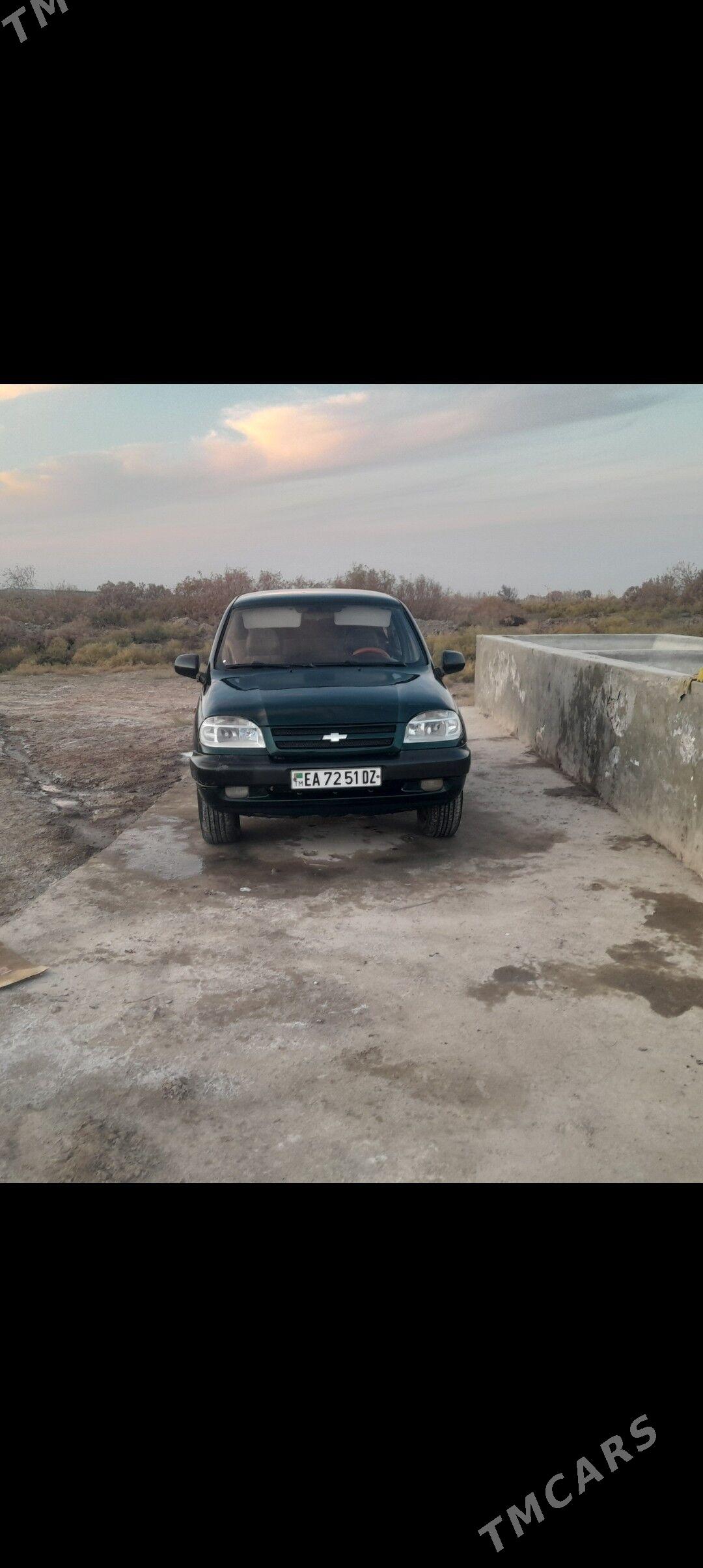 Chevrolet Niva 2005 - 45 000 TMT - Türkmenbaşy etr. - img 1