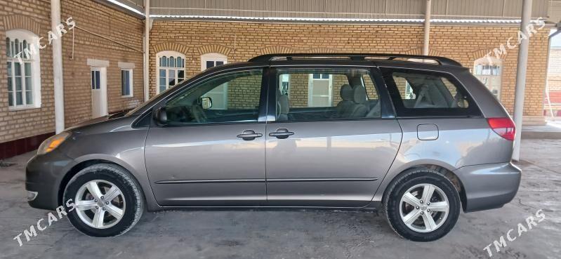 Toyota Sienna 2005 - 240 000 TMT - Baýramaly - img 6