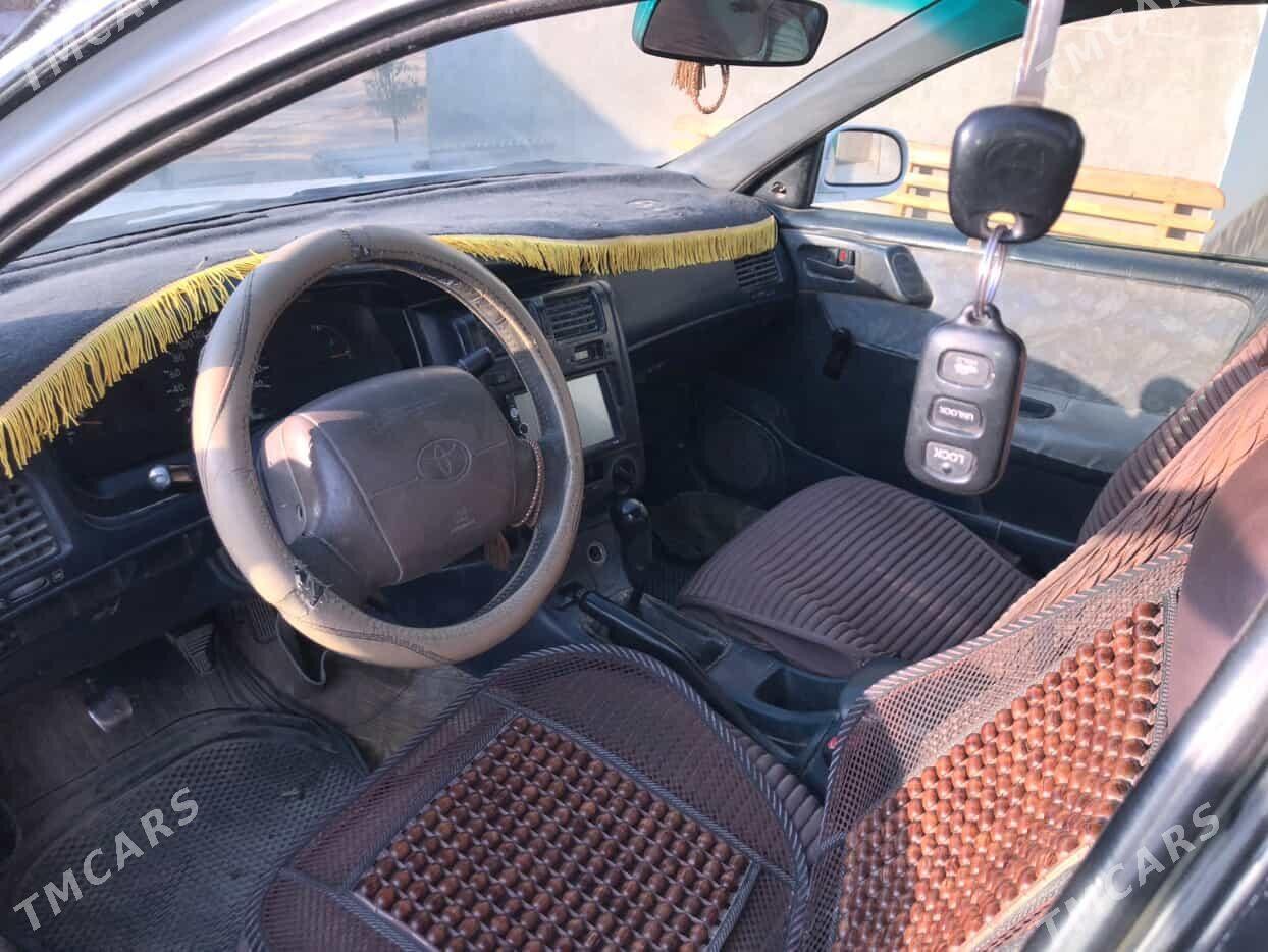 Toyota Carina 1996 - 70 000 TMT - Магданлы - img 3