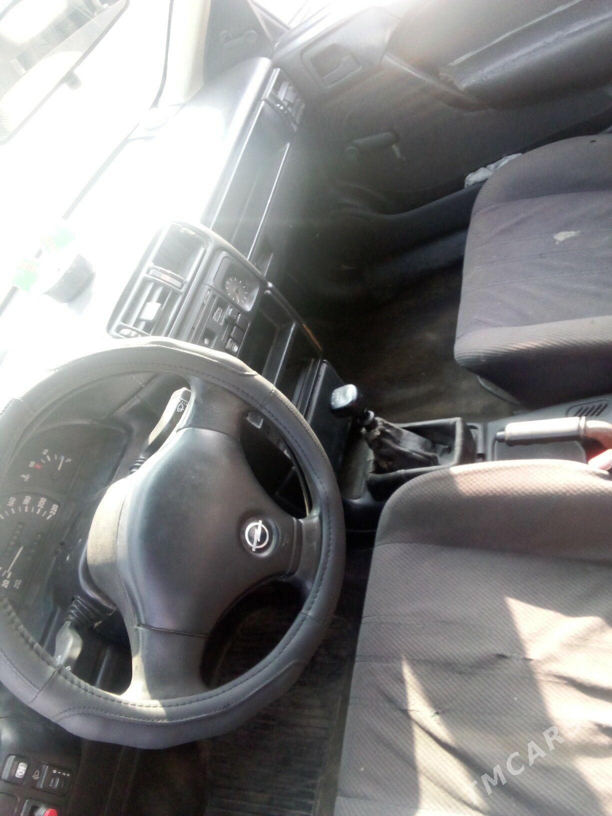 Opel Vectra 1992 - 20 000 TMT - Сейди - img 3