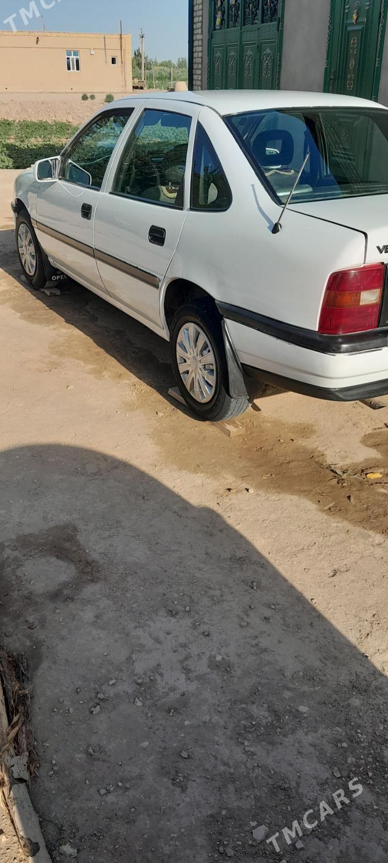 Opel Vectra 1992 - 35 000 TMT - Гороглы (Тагта) - img 4