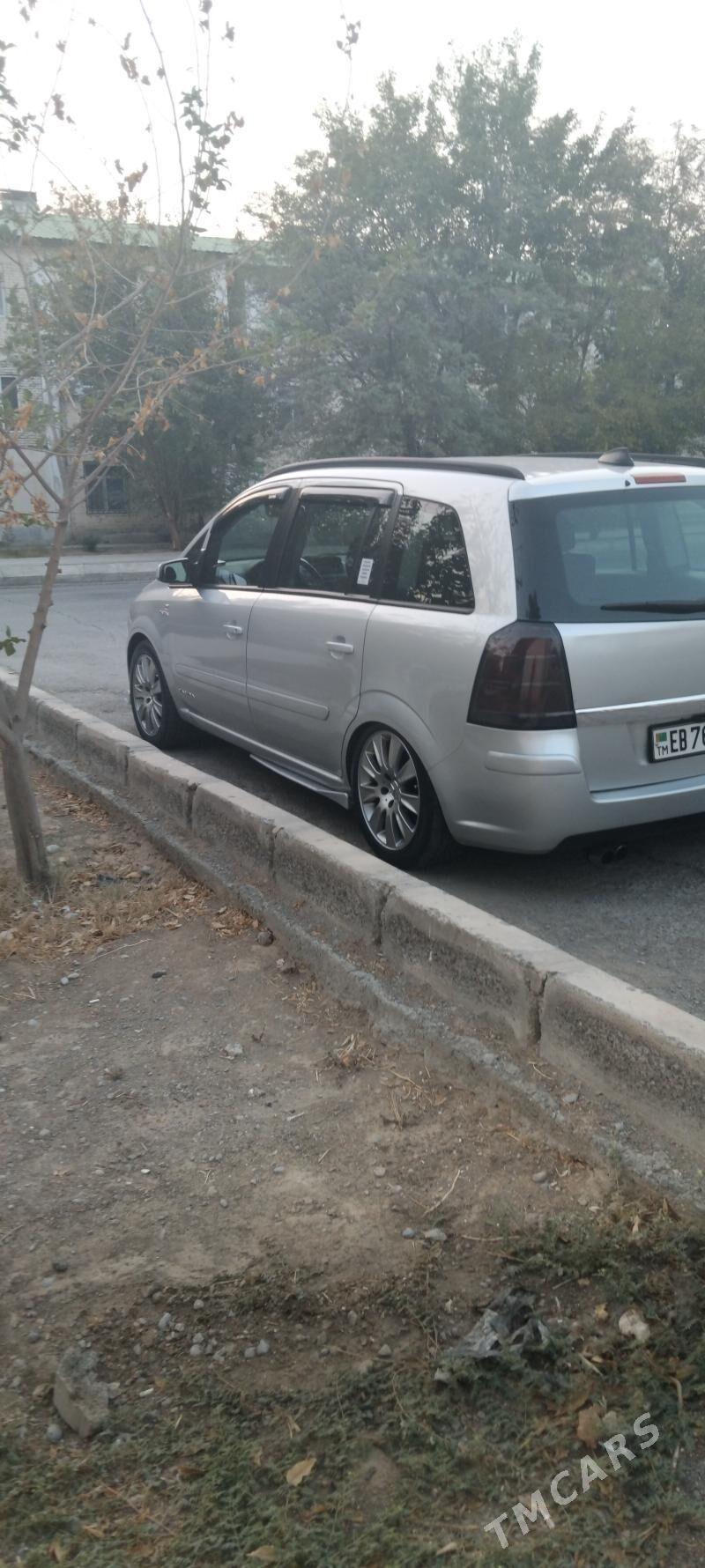 Opel Zafira 2005 - 135 000 TMT - Мир 8 - img 4