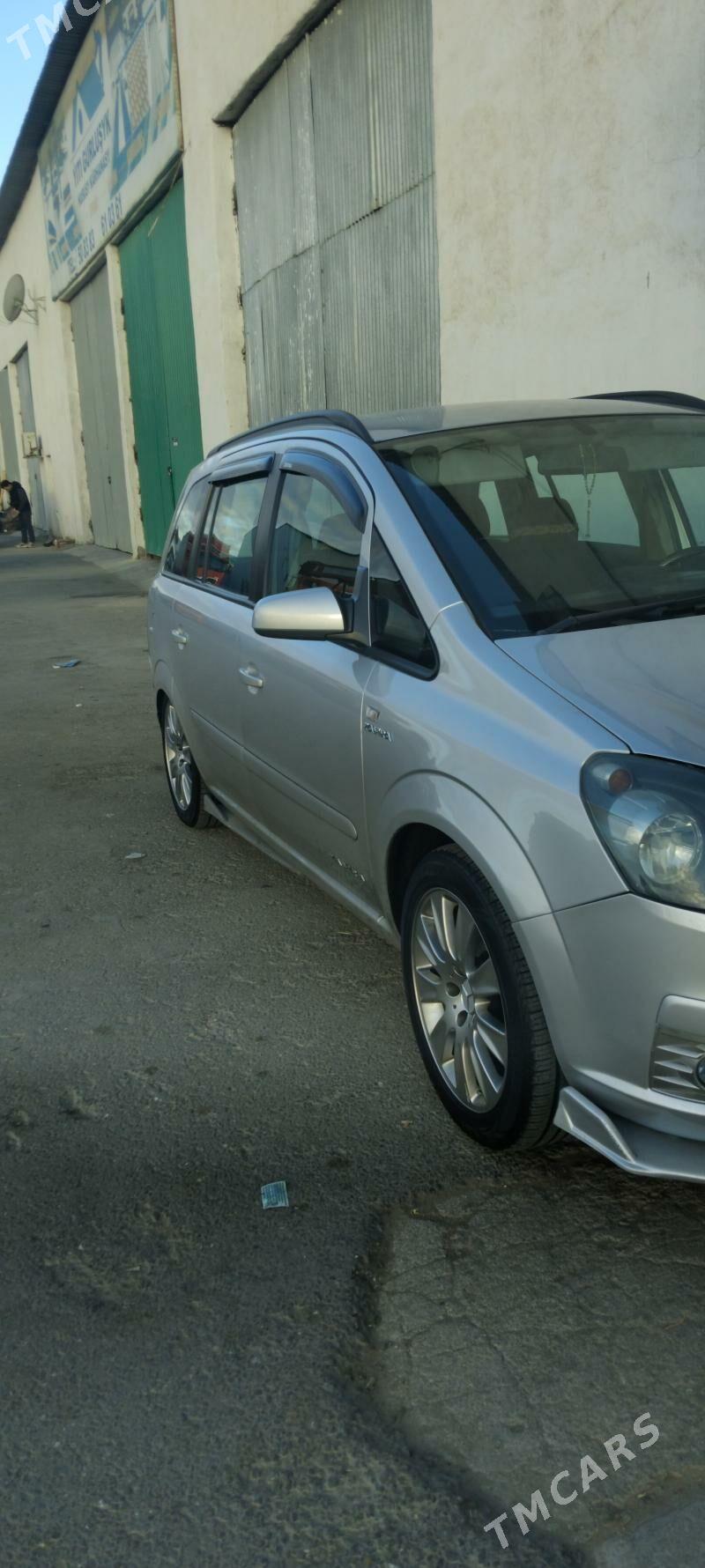 Opel Zafira 2005 - 135 000 TMT - Мир 8 - img 9