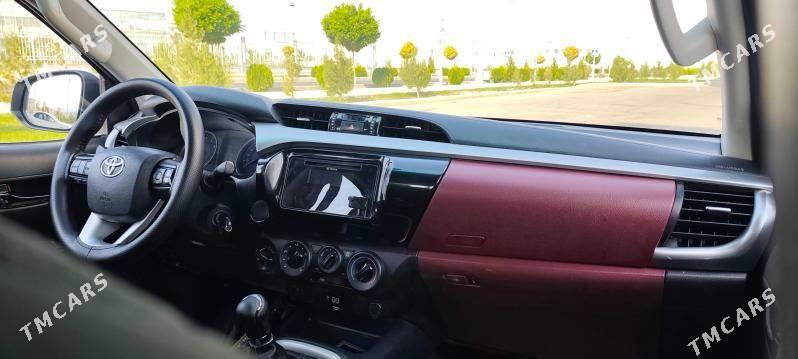 Toyota Hilux 2021 - 490 000 TMT - Aşgabat - img 3