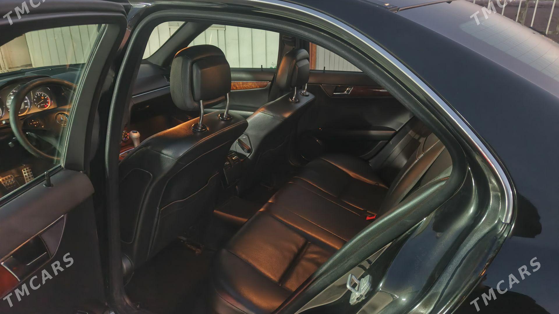 Mercedes-Benz 300SE 2010 - 300 000 TMT - Türkmenabat - img 2