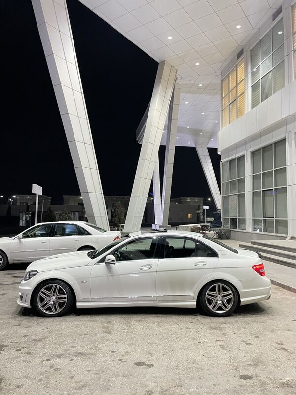 Mercedes-Benz C-Class 2013 - 260 000 TMT - Дашогуз - img 4