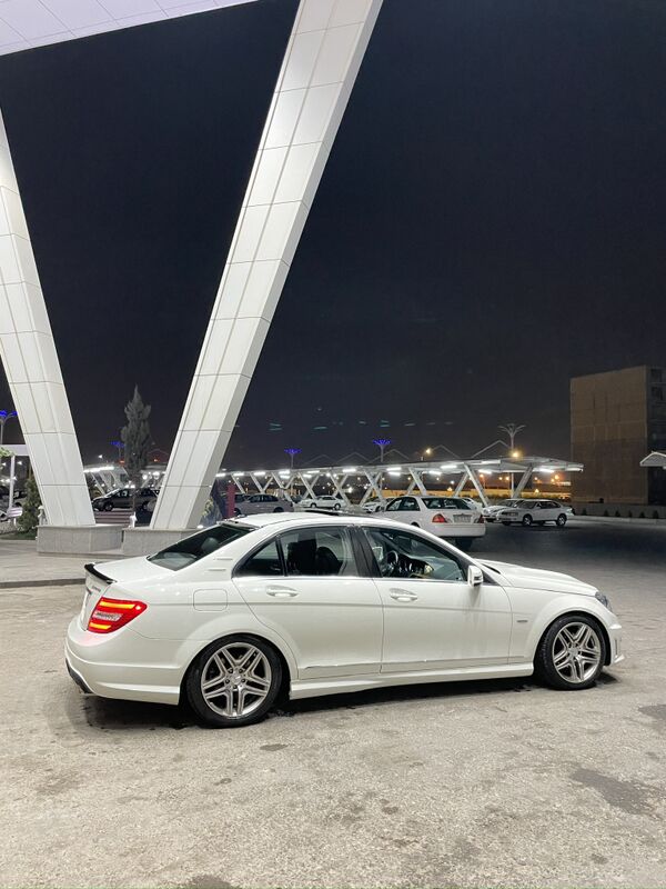 Mercedes-Benz C-Class 2013 - 260 000 TMT - Дашогуз - img 8