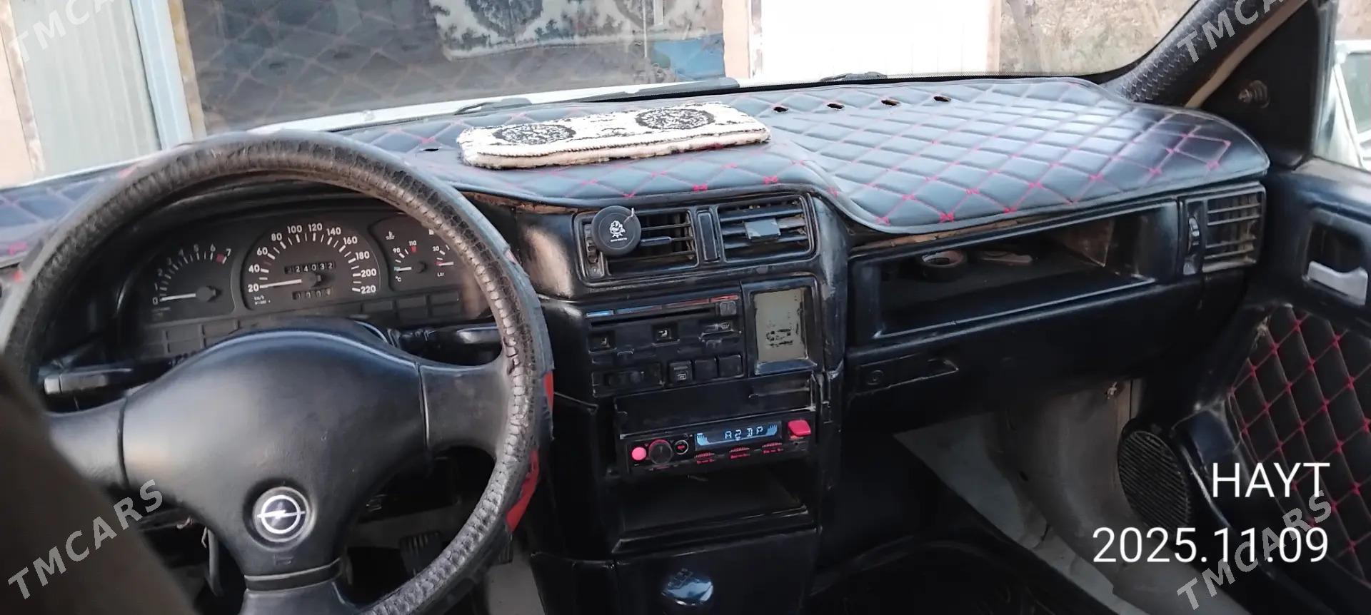 Opel Vectra 1989 - 26 000 TMT - Гороглы (Тагта) - img 8