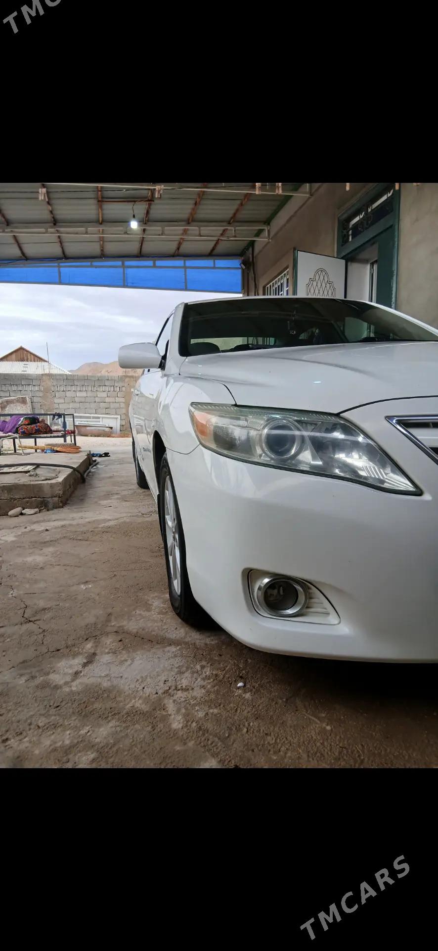 Toyota Camry 2010 - 230 000 TMT - Балканабат - img 4