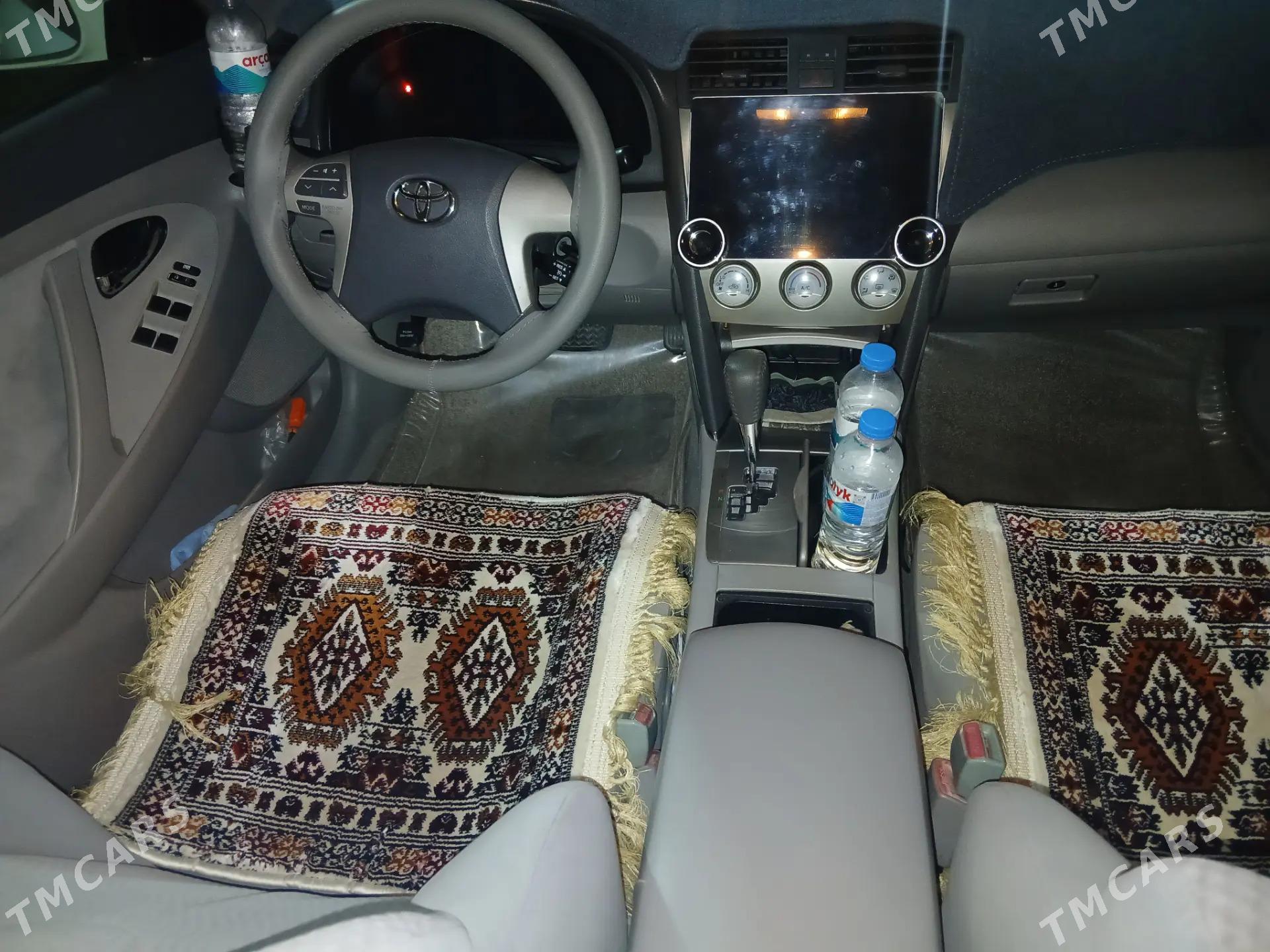 Toyota Camry 2010 - 230 000 TMT - Балканабат - img 3