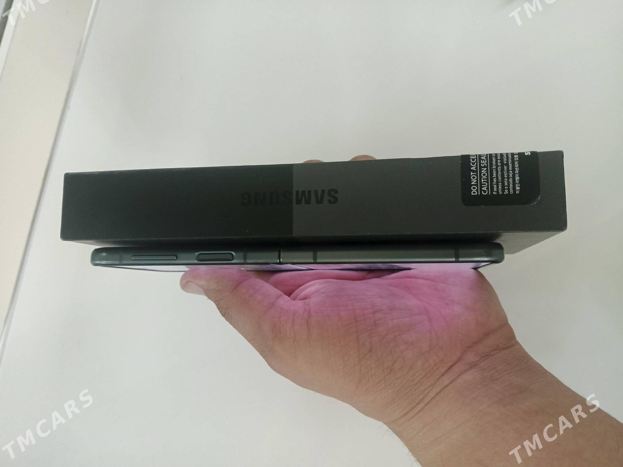 Z flip 3 8/128 5G - Aşgabat - img 3