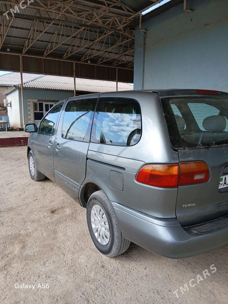 Toyota Sienna 1999 - 122 000 TMT - Мары - img 4