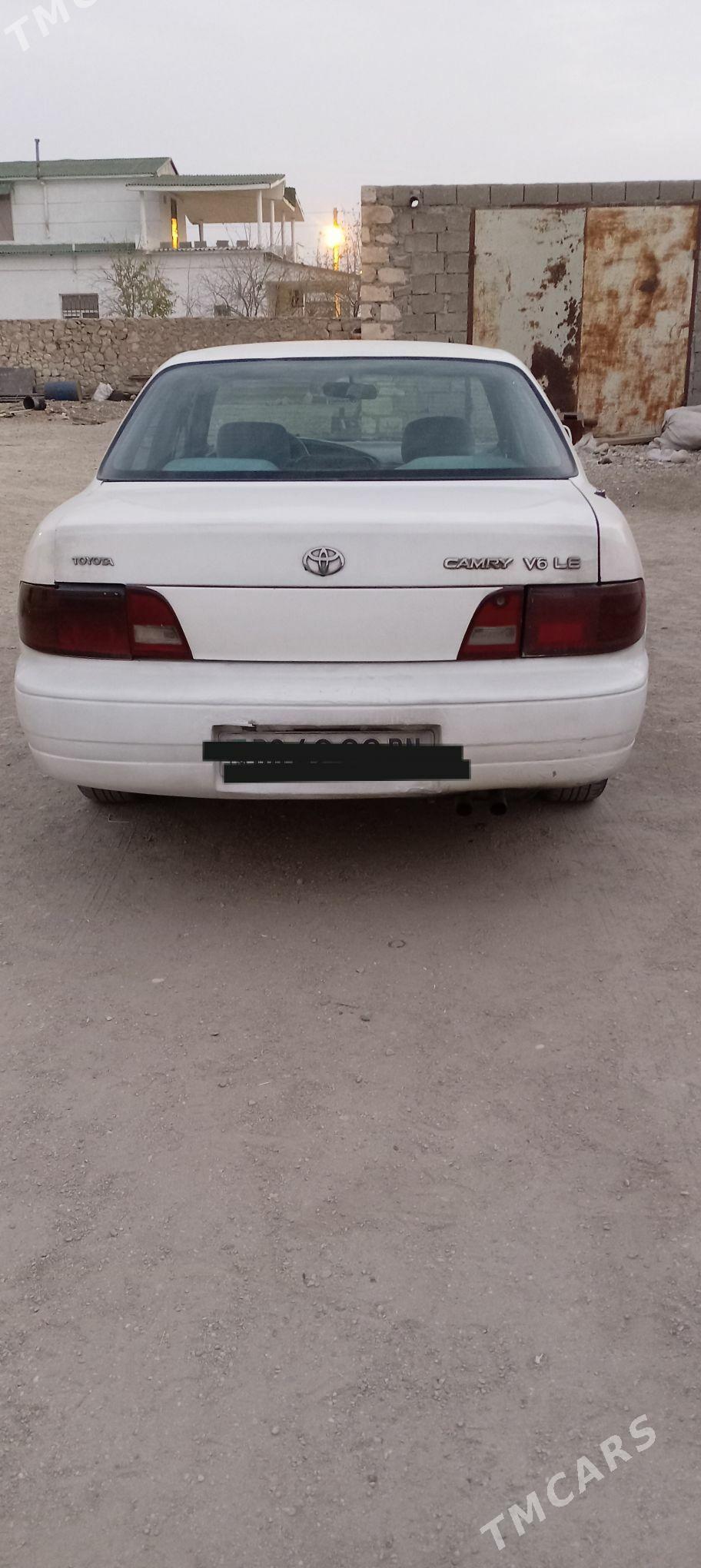 Toyota Camry 1995 - 82 000 TMT - Балканабат - img 2