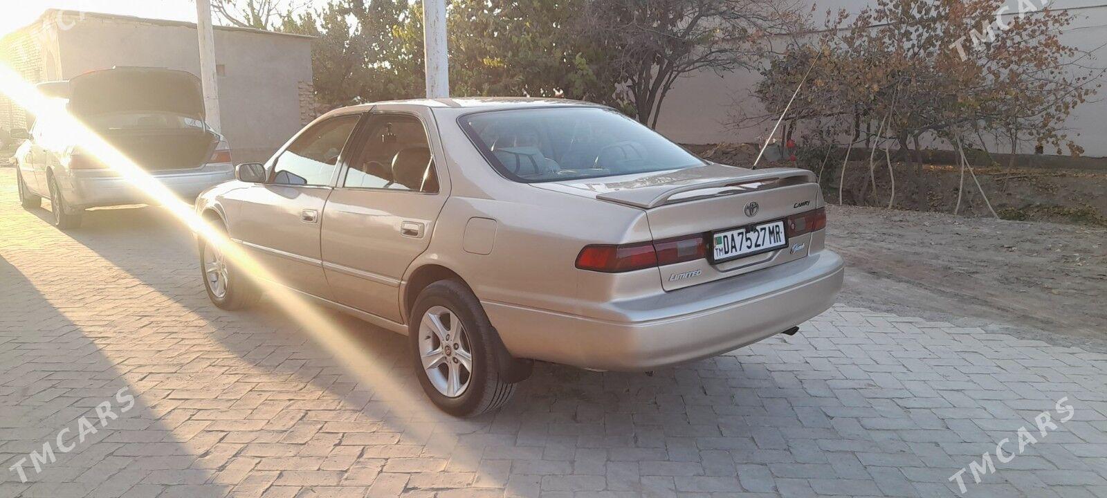 Toyota Camry 1998 - 117 000 TMT - Байрамали - img 2