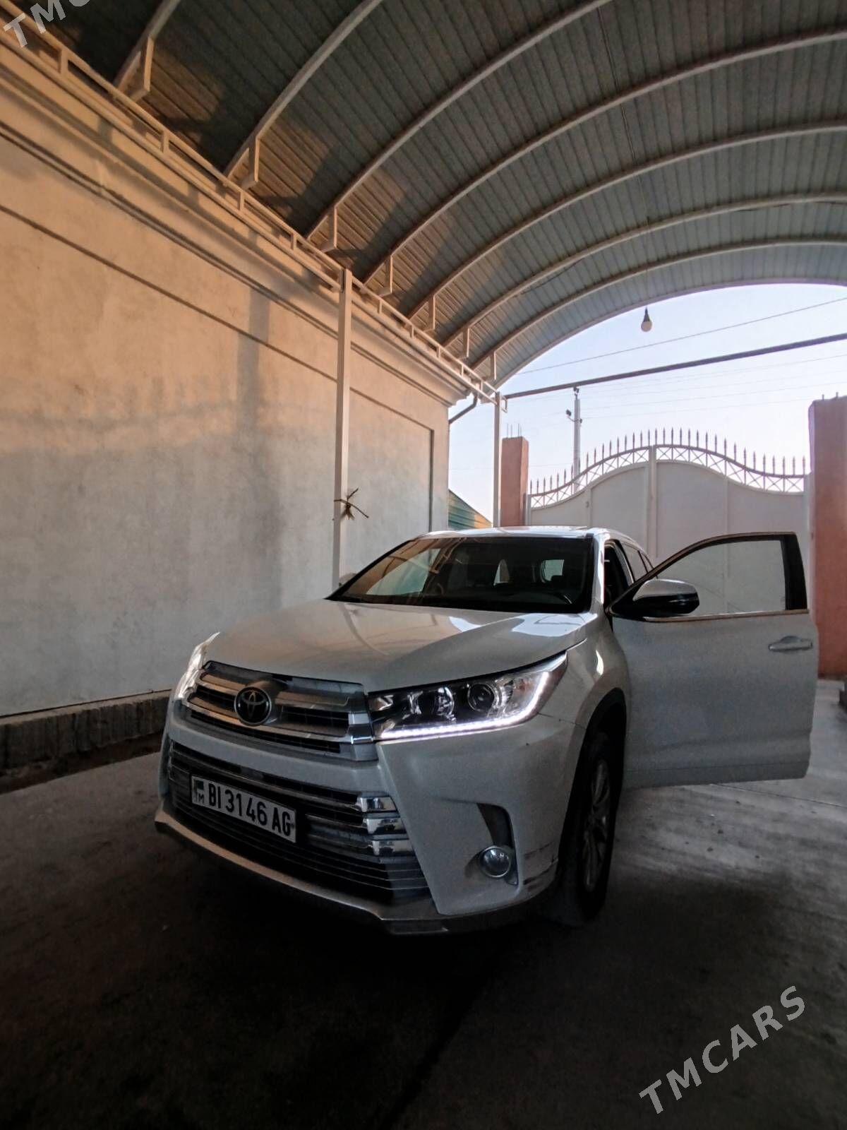 Toyota Highlander 2019 - 450 000 TMT - Ашхабад - img 4