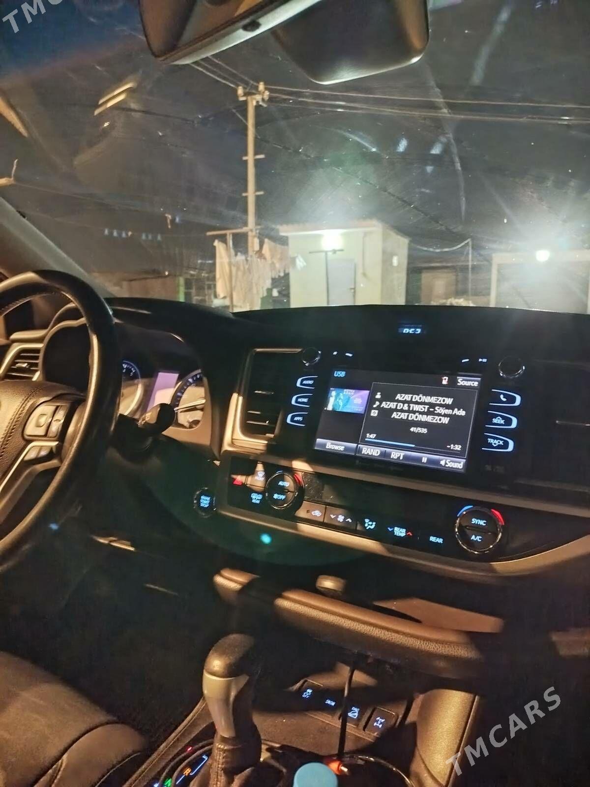 Toyota Highlander 2019 - 450 000 TMT - Ашхабад - img 5