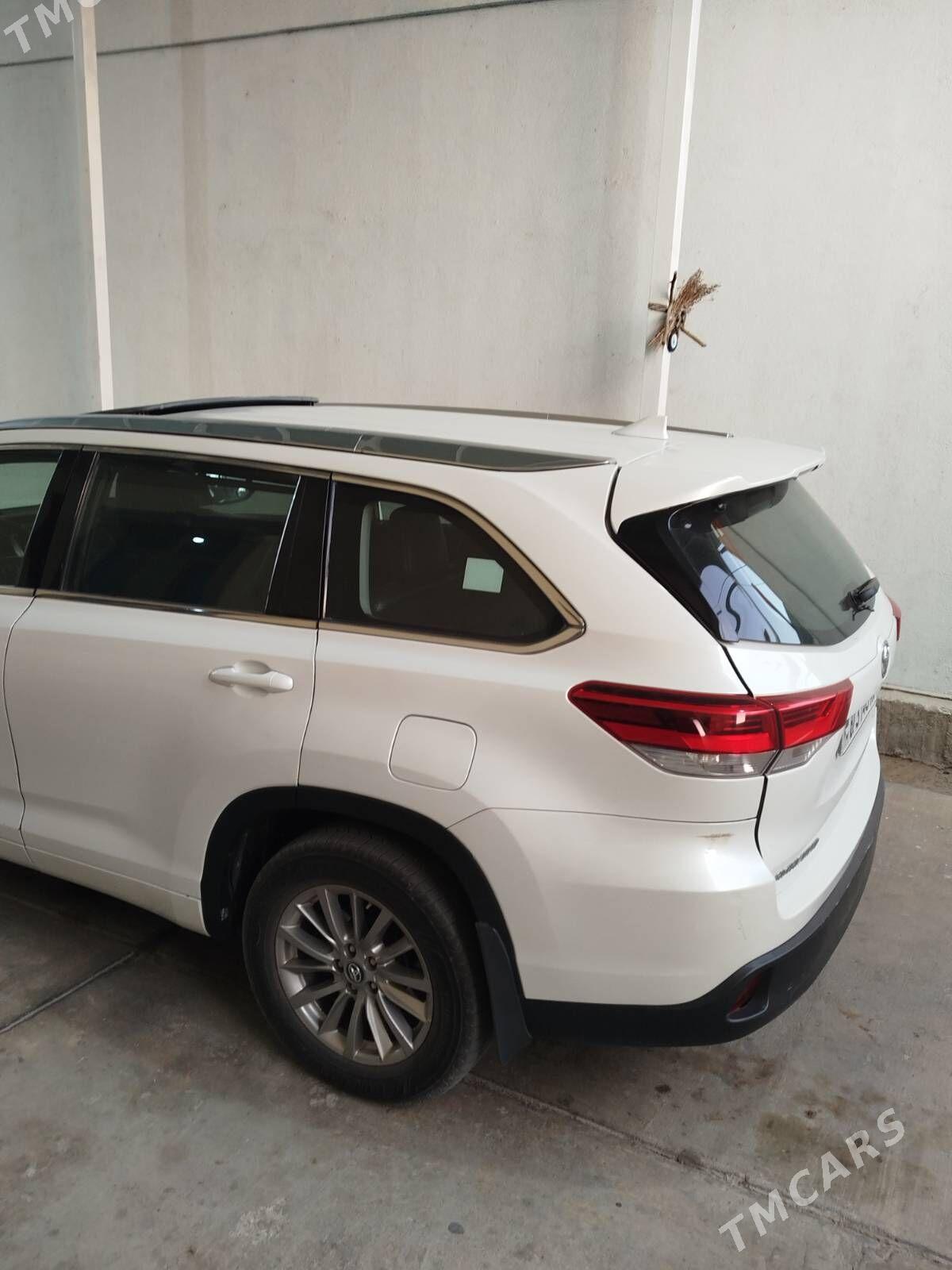 Toyota Highlander 2019 - 450 000 TMT - Ашхабад - img 3